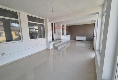 Spa?iu comercial de 118mp de vanzare - 3