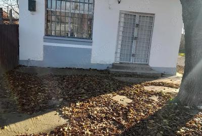 Spațiu comercial, de 170 mp, în Central - 4