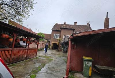 Casă cu 7 camere în Central - 2