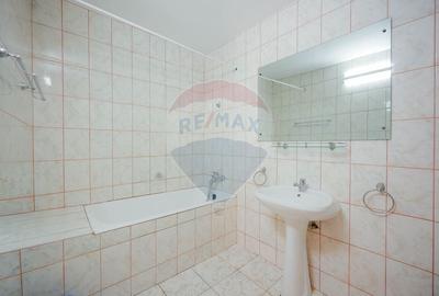 Casă cu 8 camere cu Teren 500 Mp în Iosia - 40