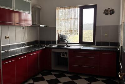 Casă cu 4 camere în Central - 8