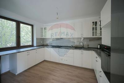 De vanzare Casa noua  cu 4 camere, teren 1190 mp  Cartier Podgoria - 3