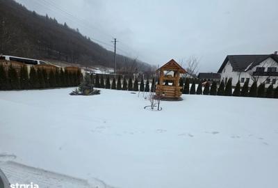 Casă cu 5 camere cu Teren 1800 Mp în Brusturi - 20
