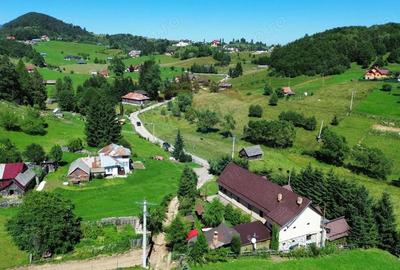 Pensiune de vanzare in varf de munte la Ciocanu - langa Sirnea - 1