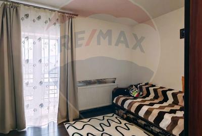 Casă cu 4 camere cu Teren 220 Mp în Sânpetru - 2