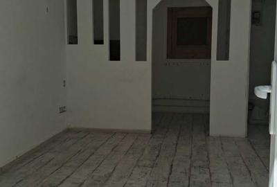 Spațiu comercial, de 58 mp, în Central - 5