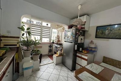 Apartament 3 camere decomandat zona Vasile Aaron - 11