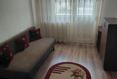 Inchiriez apartament - 2