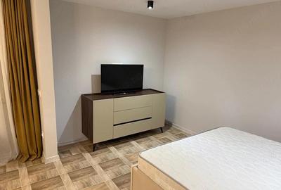 Garsonieră decomandată în Tei