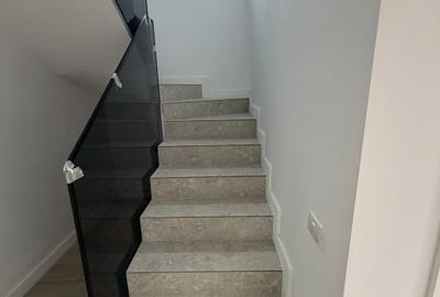 Casă individuală cu 4 camere cu Canalizare în Central - 11