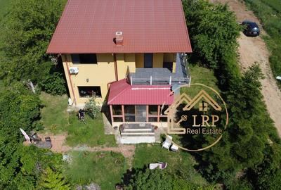 Casă cu 5 camere cu Teren 1067 Mp în Izvorani - 2