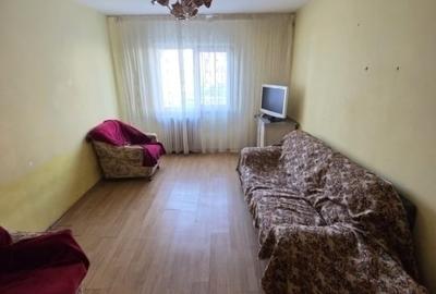 Apartament cu 3 camere decomandat în Dacia