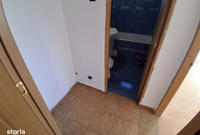 Apartament cu 2 camere semidecomandat în Albești