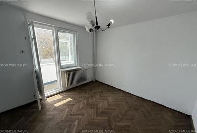 Apartament cu 2 camere semidecomandat în CET - 6
