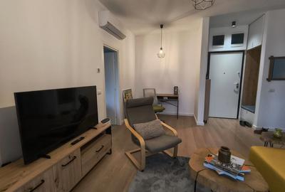 Apartament cu 2 camere semidecomandat, mobilat în Bd. Laminorului - 9