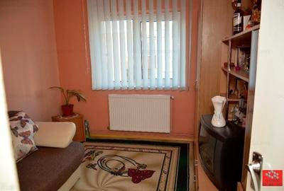 Apartamemt 4 camere zona Tractorul - 3