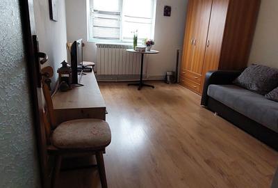 Garsonieră decomandată în Central - 2