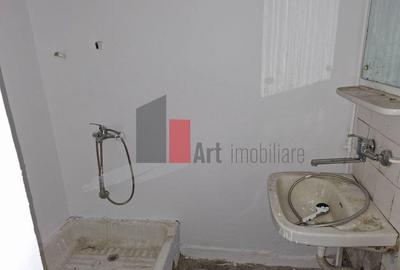 Apartament cu 4 camere decomandat în Central - 3