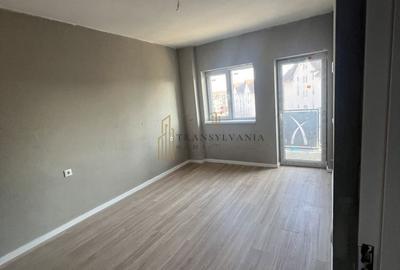 Apartament cu 4 camere semidecomandat în Turnișor - 4