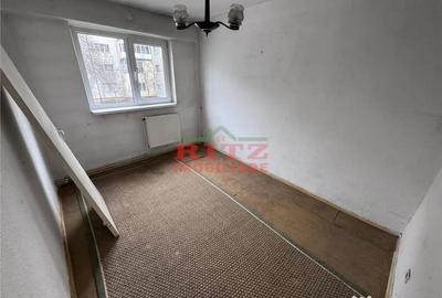 Apartament cu 3 camere semidecomandat în Central - 2