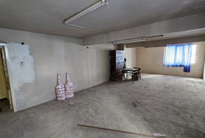 Spațiu comercial, de 150 mp, în Nord - 18
