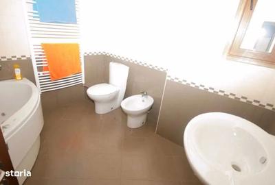 Casă cu 6 camere cu Teren 280 Mp în Central