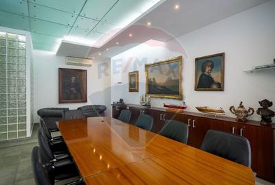 Spațiu comercial, de 1,335 mp, în P-ța Unirii