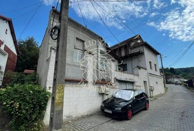Casă individuală cu 17 camere cu Teren 1000 Mp în Central - 1