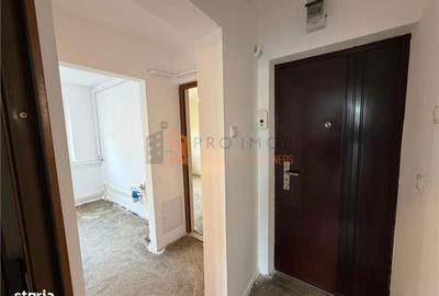 Apartament cu 3 camere decomandat în Crâng - 6