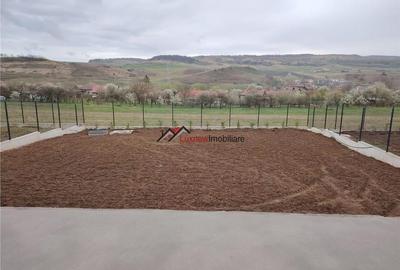 Casa superba semifinisata 120 mp utili + 450 mp teren liber. Zona Corusu. - 2