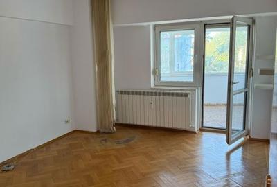Spațiu comercial, de 69 mp, în Unirii - 8