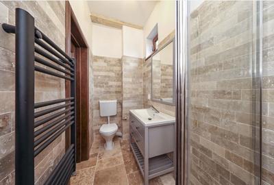 Casă cu 2 camere cu Teren 120 Mp în Central - 2