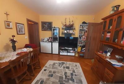 Apartament cu 3 camere semidecomandat în Central - 3