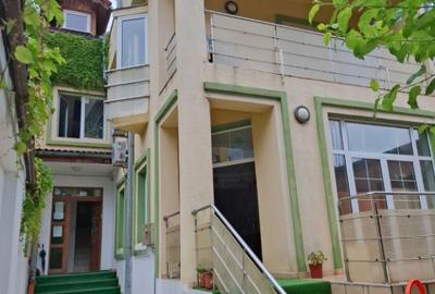 Casă cu 7 camere cu Teren 300 Mp în Tineretului - 8