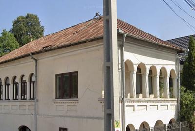 Casă cu 3 camere cu Teren 1141 Mp în Rucăr