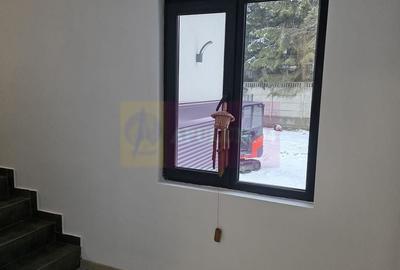 Casă individuală cu 6 camere cu Canalizare în Central - 24