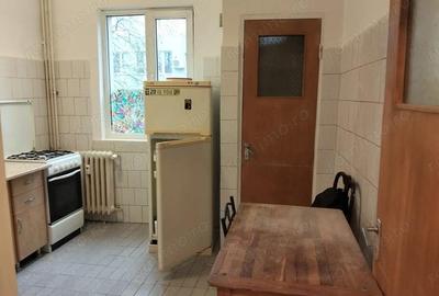 Apartament cu 2 camere decomandat în Drumul Taberei
