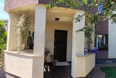 Casă individuală cu 8 camere cu Canalizare în Vitan - 19