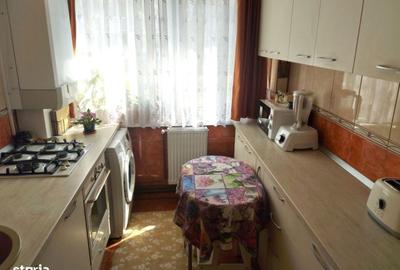 Apartament cu 4 camere semidecomandat în Micro 16 - 3