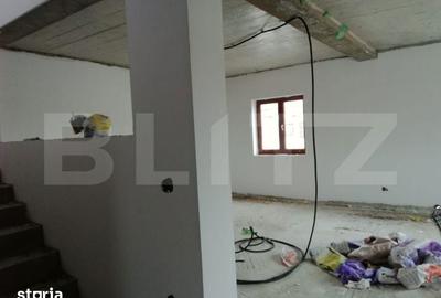 Casă cu 5 camere cu Teren 2500 Mp în Central - 1