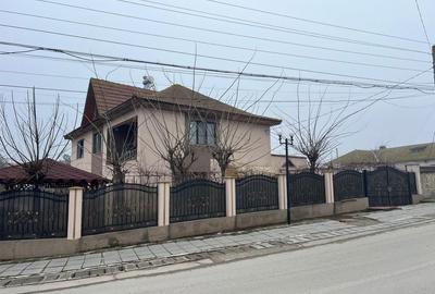 Casă cu 4 camere în Central - 7