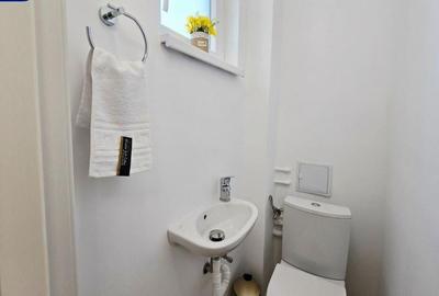 Apartament cu 4 camere semidecomandat în Unirii