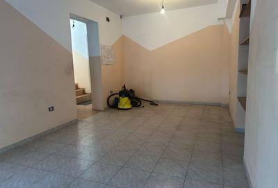 Casă individuală cu 8 camere cu Canalizare în Craiter - 15