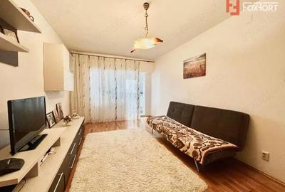 Apartament cu 3 camere decomandat, mobilat în Lunei