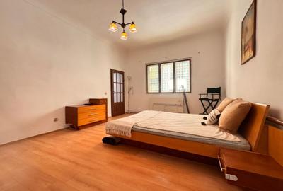 Apartament cu 3 camere semidecomandat în Central - 2