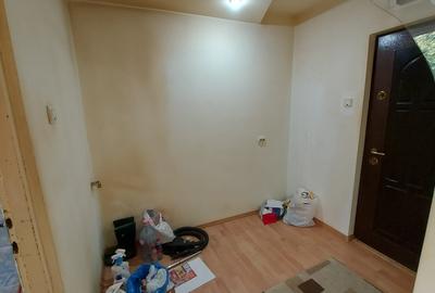 3 camere  Aviatiei, etajul 1, liber, 46000 Euro