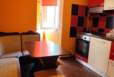 Apartament cu 2 camere decomandat în Piața Centrală - 1