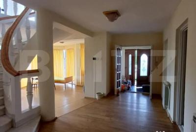 Casă cu 5 camere cu Teren 1001 Mp în Central - 16
