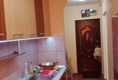 Carpa?i 1, 2 camere, et.4. - 3