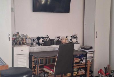 Apartament cu 2 camere nedecomandat în Central
